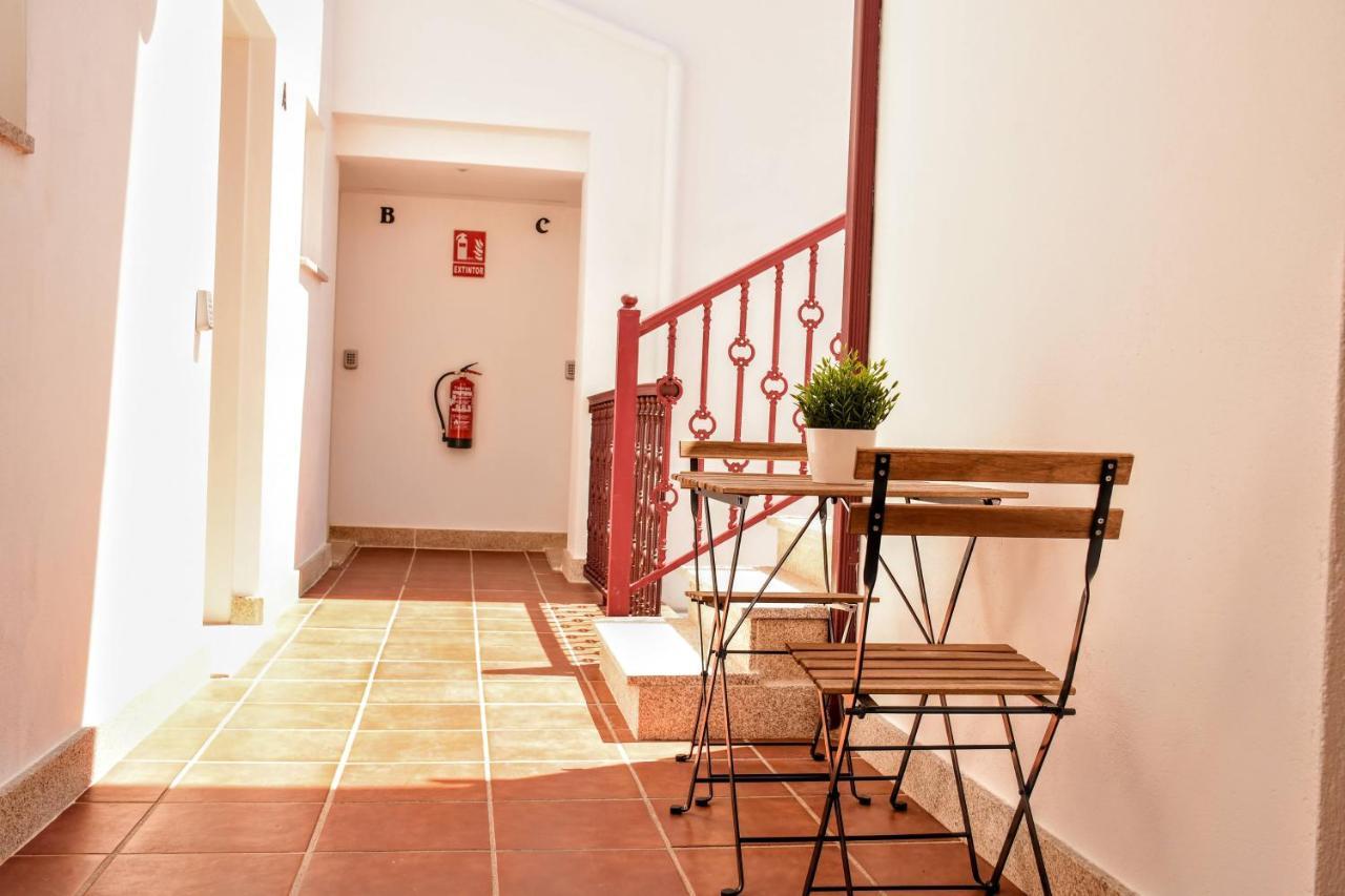 Arco Da Vella Apartamentos Вилануева де Ароса Екстериор снимка